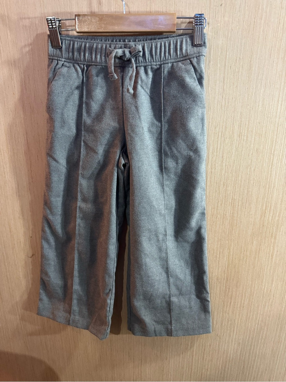 abercrombie kids Gray Wide-Leg Sweatpants with Drawstring Size 5/6
